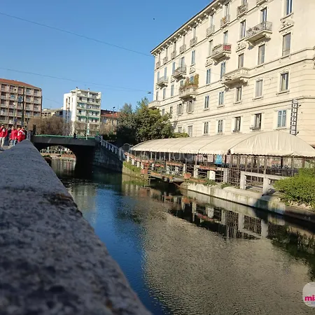 Looking 4 Charming With Courtyard On The Navigli *